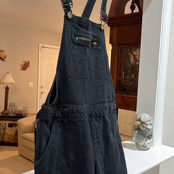 Forever 21 Women’s Y2K Black Denim Bib Overalls Jeans Size 27 - Picture 4 of 8